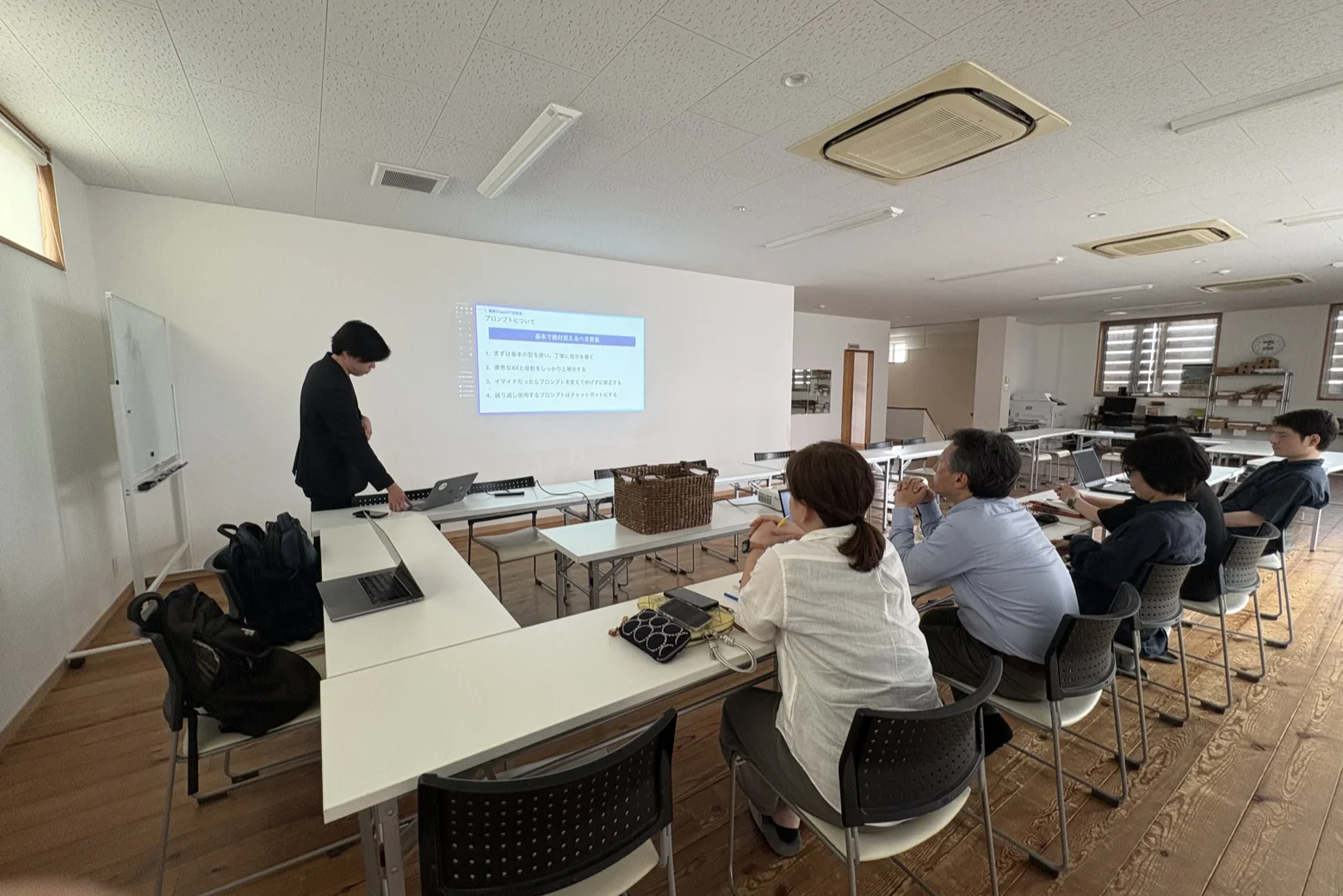 AI活用リスクと社内ルールを整理する様子