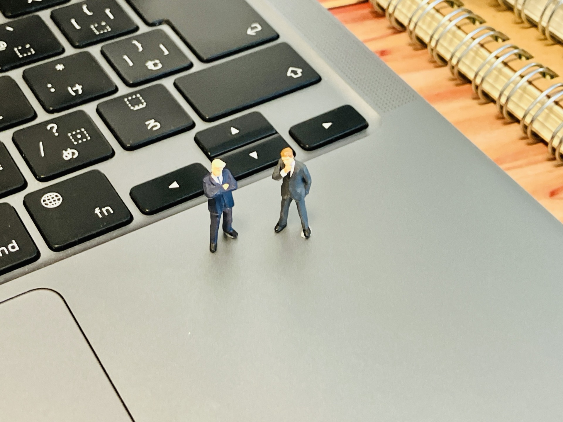 アジャイルとウォーターフォールの違い 比較のポイントと使い分け・契約形態を解説