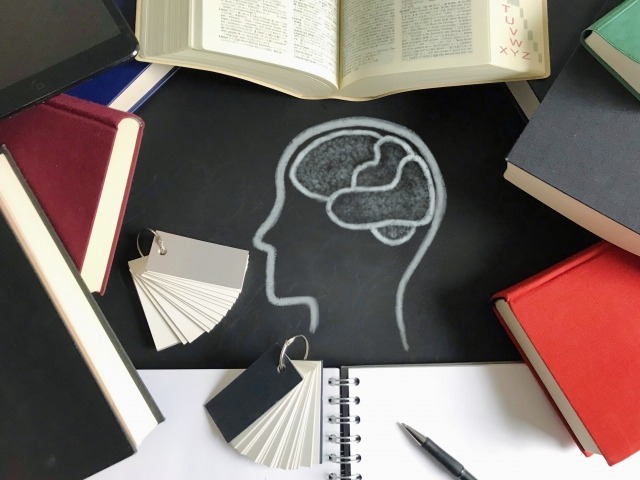 生成AIは論文執筆にどこまで使える？出版社の方針が示す3段階の線引きと開示の書き方