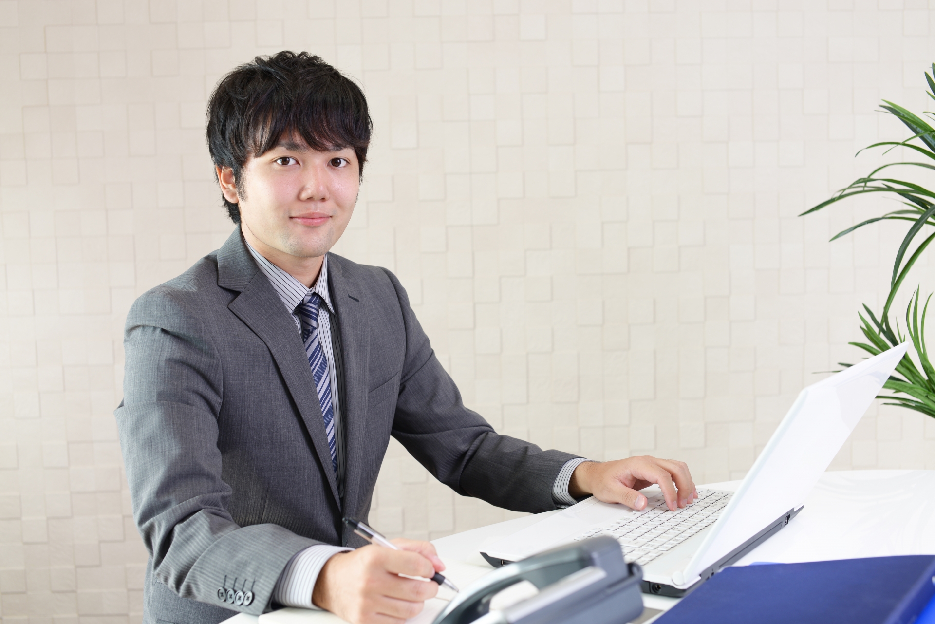 要件定義と基本設計の違いとは？目的・成果物・進め方をわかりやすく解説